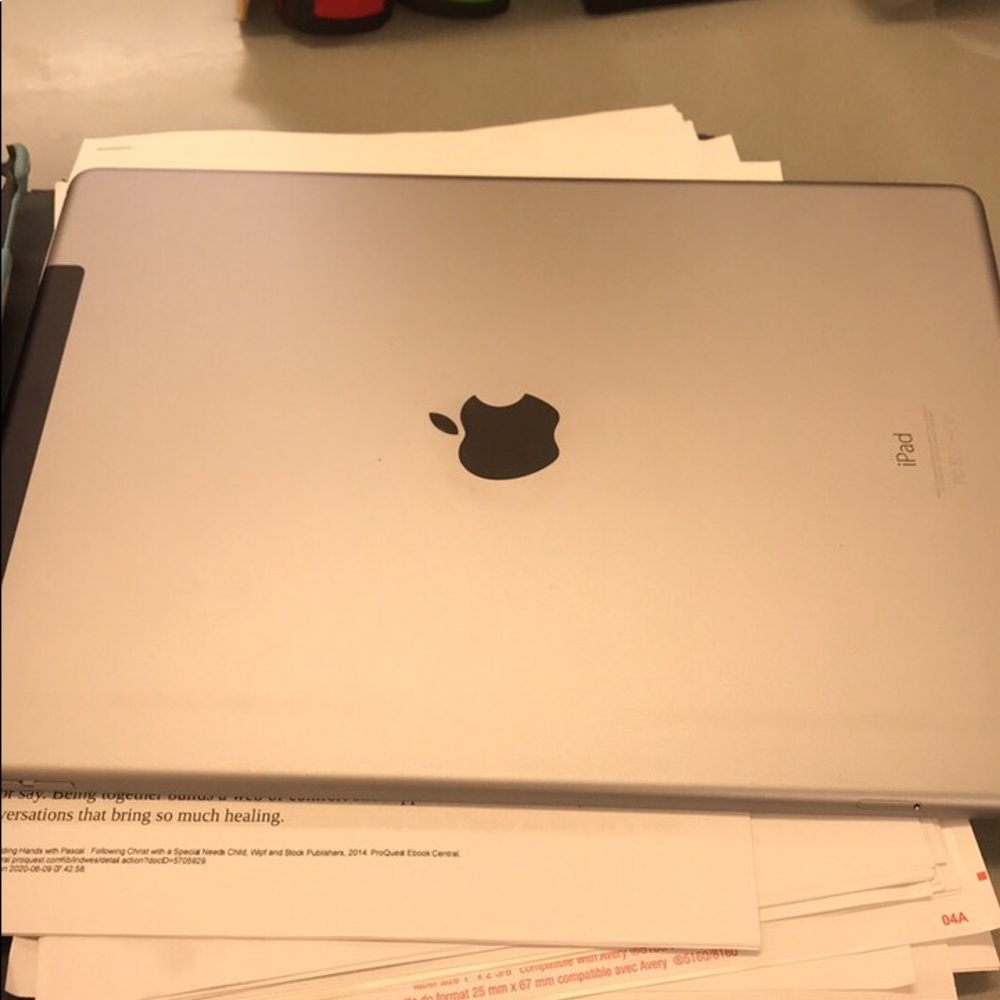 Ipad Pro - Picture 3 of 3